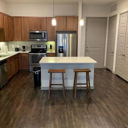 Downtown Living 1Br W/ Free Parking Garage Appartamento Houston Esterno foto