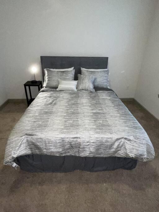 Downtown Living 1Br W/ Free Parking Garage Appartamento Houston Esterno foto