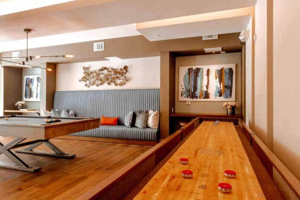 Downtown Living 1Br W/ Free Parking Garage Appartamento Houston Esterno foto