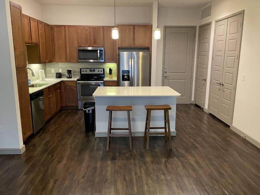 Downtown Living 1Br W/ Free Parking Garage Appartamento Houston Esterno foto