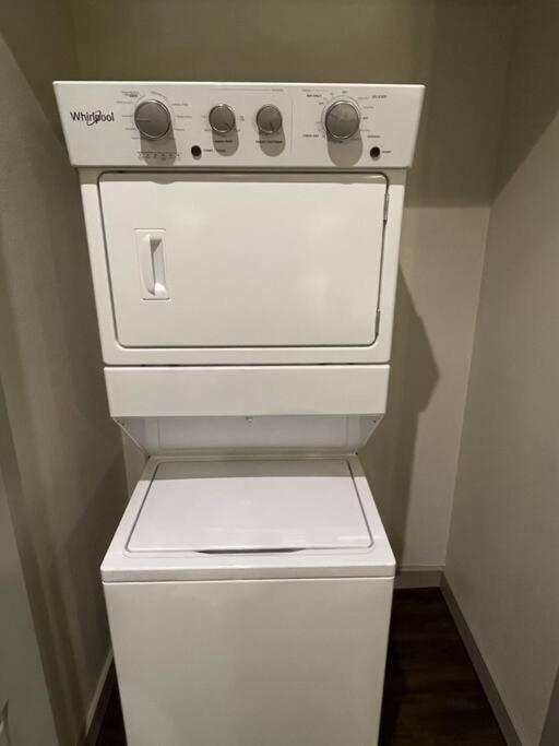 Downtown Living 1Br W/ Free Parking Garage Appartamento Houston Esterno foto